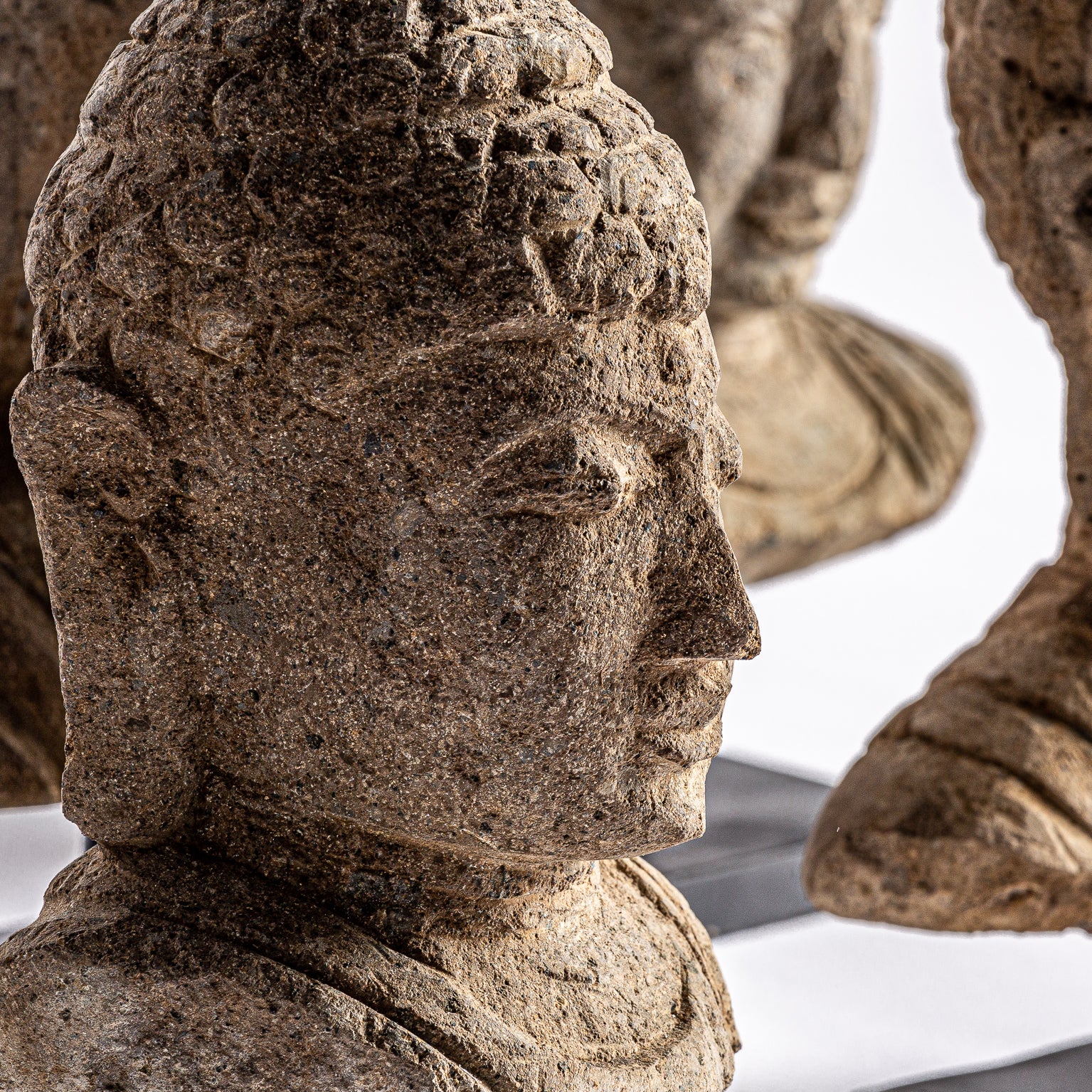 THAILANDÉS BUST